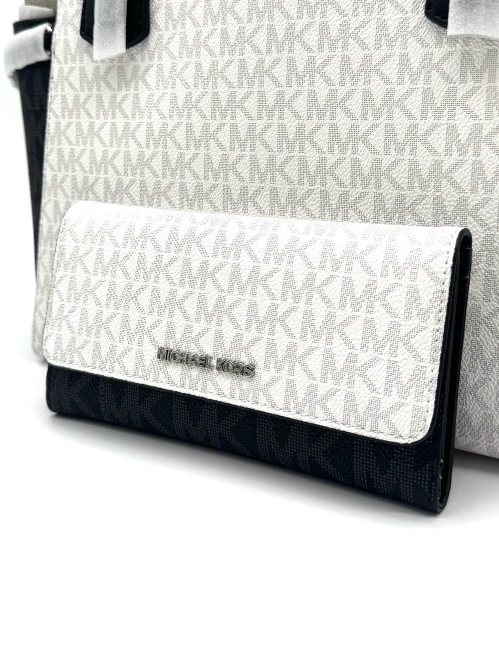 Michael Kors Voyager Large Color-Block Logo Tote Bag w Matching Trifold Wallet - Picture 12 of 15
